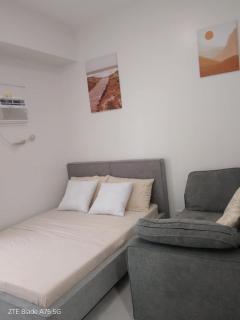 Mountain view Free wifi Netflix Swimming pool Gym - 8