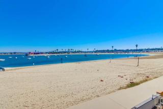 Bayside 1 - 4