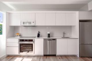 Beach Haus Design District - 7