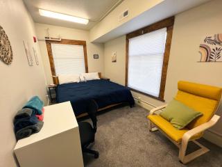 376 Eugene Guest Rooms - 4