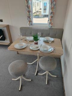 2 Bedroom Caravan, New Beach Holiday Park - 4