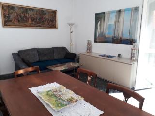 Large bright apartment near the sea - 4