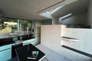 Stylish tiny house in an urban oasis - 3