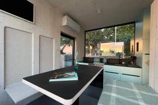 Stylish tiny house in an urban oasis - 2