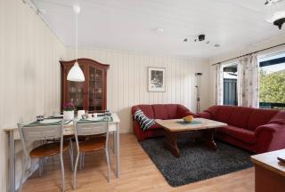 Ski-in Ski-Out - Cozy Alpine Getaway - 2