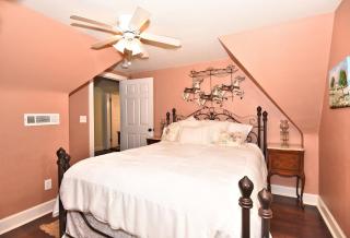 The Christmas Tree House - 8