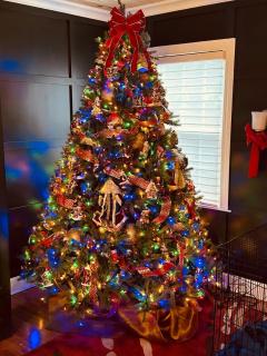 The Christmas Tree House - 7