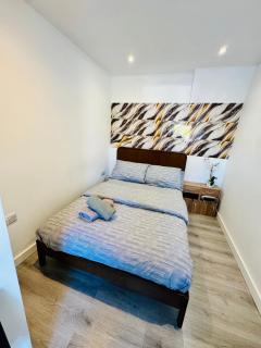Enjoy the comfort at self-contained studio with free Parking - near Luton airport - 0
