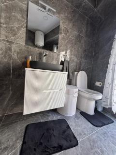 Modern Seaside Escape Sliema-Steps from the Beach - 7