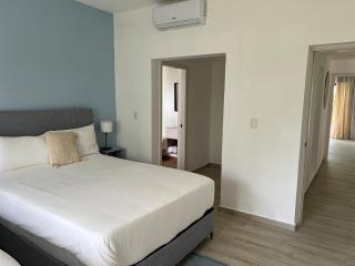 Swim up and Beach Getaway at White Sands - 7