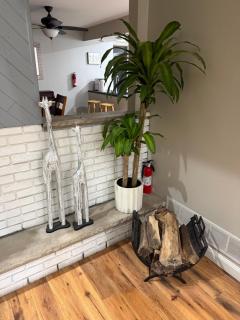 Hot tub, Sauna, fire pit, games and nature in Lake Poconos - 4