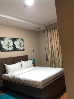 3-Bedroom Master Room Apartment Lekki phrase 1 with pool - 6