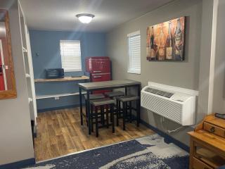 Cabins on Main Longmont - 3