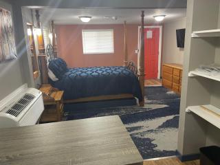 Cabins on Main Longmont - 2