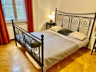 Danube view Apartment in Center-Prime Location - 3