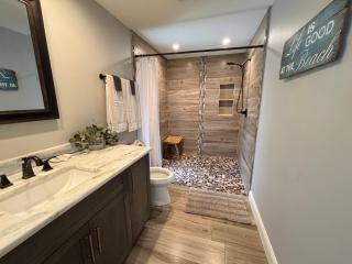 Sea Urchin - Amazing Private Suite Large Bath 3.3mi 2 Beach - 4