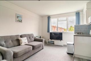 45 New Esplanade Court - 9