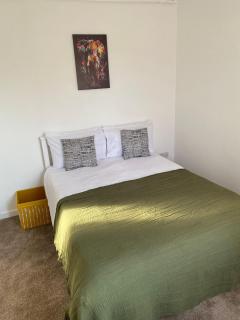 BRAND NEW 2 bed flat plus living room for 7 people near from Chelsea Stadium with welcome breakfast - 9