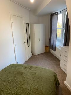 BRAND NEW 2 bed flat plus living room for 7 people near from Chelsea Stadium with welcome breakfast - 3