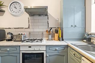 Whitehall Apartment, 4 beds, free parking and wifi - 1