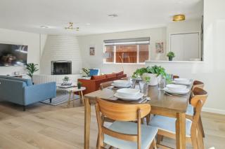 3BR Midtown Modern Adobe w Pool & Catalina Views - 1