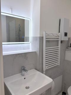 BIG 7RMS City Central Loft, 1ALocation - 6