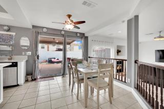 Spacious 6-bedroom house in Las Vegas - 1