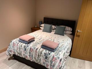 Woodlane 3bedroom7 seater hottub and a pool table - 9