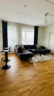 Cozy Stay -3 mins from Kallhäll Station - 8