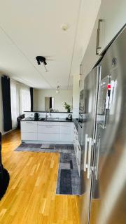 Cozy Stay -3 mins from Kallhäll Station - 2