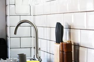 Riverside Retreat Leeds City Location Modern Townhouse & Free Parking - 1