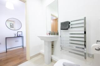 1BR River Retreat - Sleeps 4 - Parking - 5