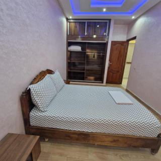 Bel appartement de 2 chambres L - 8