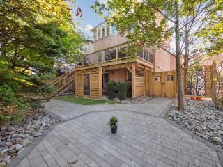 Stylish Renovated 3BR Home-Perfect Family Location - 4