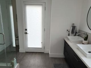 Cozy Private Room in Modern Homestay - 3