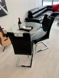 Luxury Suites In Good Location - 0