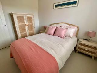Boutique Burnham Market Cottage - 2