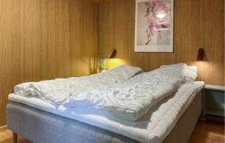 Amazing Home In Aakirkeby With Wifi - 4