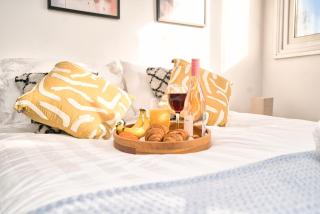 Entire Home in London - 8