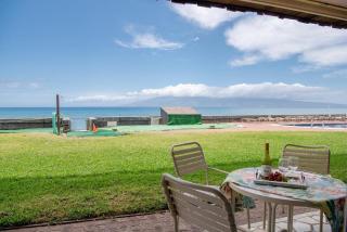 Kulakane 105 · KK105 Sunsets Ocean Views Oceanfront in West Maui - 2