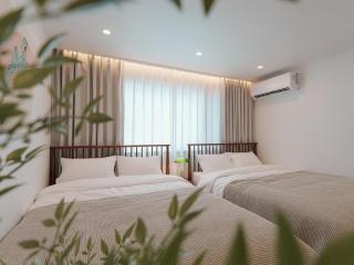 OPEN SALE, SONG Stay Park, Airport Railroad, Hongdae Station, Yeontral Park, 7 people, queen bed, air conditioner in each room, dryer, WiFi, foreigners only - 4