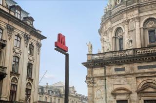 Peaceful Courtyard - Royal Palace & Marble Church - 9
