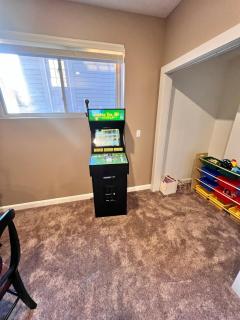 4 BR oasis with hot tube - 3