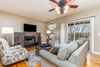 4 BR oasis with hot tube - 1