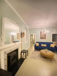 Vintage Alcove in Green Point, Cape Town sleeps 4 - 9