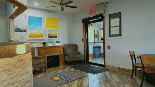 Days Inn by Wyndham Mankato - 1