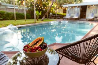 Casa del Ojo- Heated Pool - 3 King beds - 5