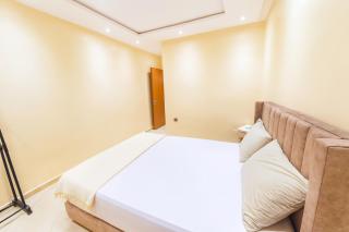Cozy Apartment 10 Min to Beach And Stadium - 5