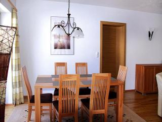 Tranquil Mountain Stay, Central & Sunny, cleaning included - 8
