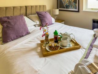 The Helmsley Retreat - 4